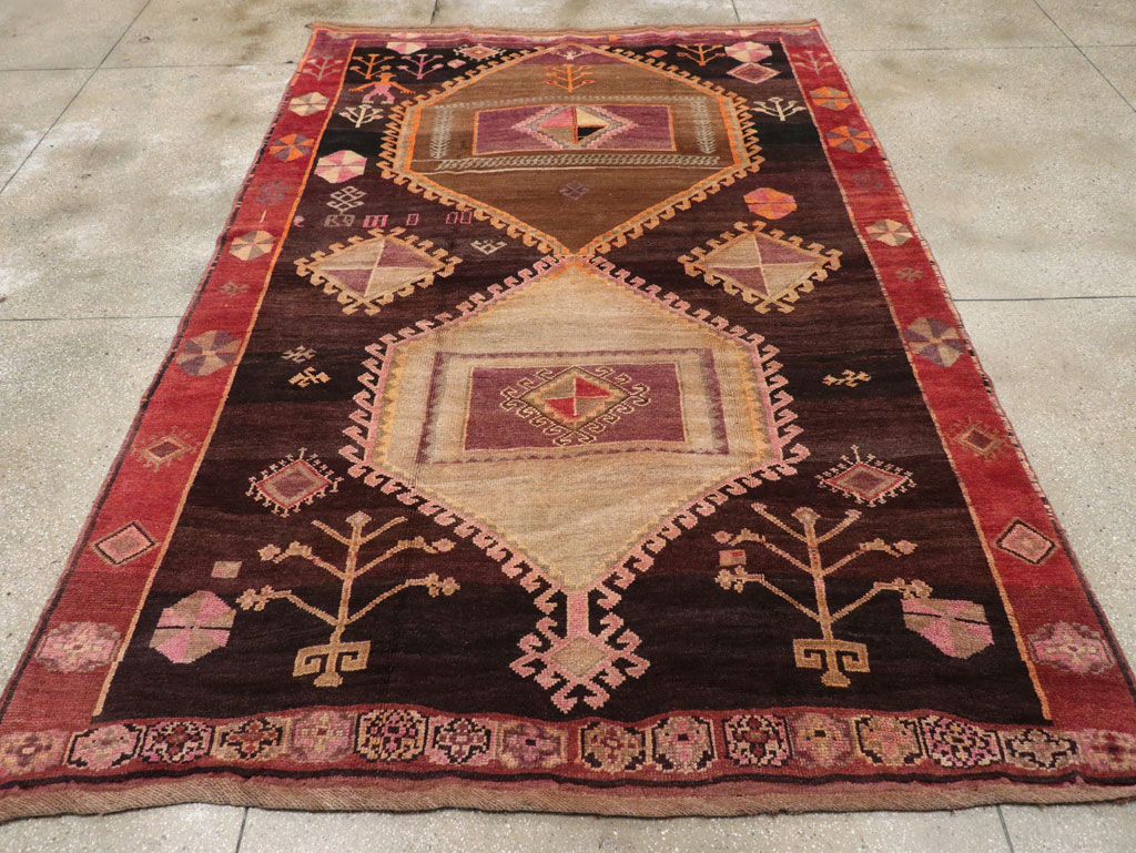 Vintage Turkish Anatolian Tribal Room Size Carpet, No.31218 - Galerie Shabab