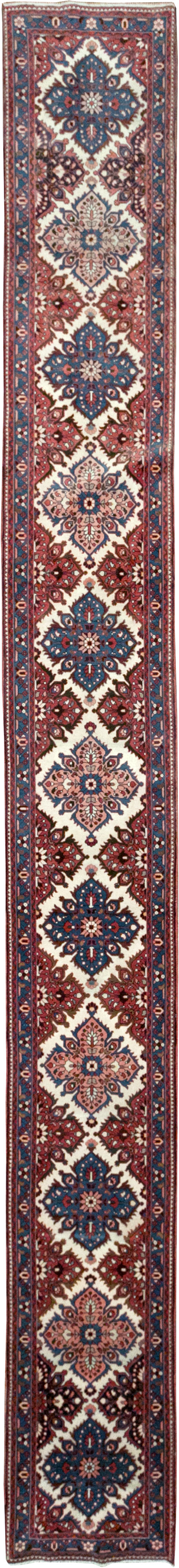 Vintage Persian Hamadan Runner, No.31224 - Galerie Shabab