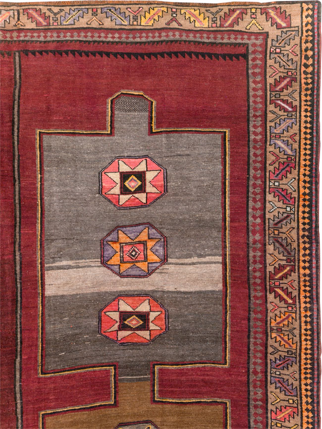 Vintage Turkish Anatolian Long Room Size Carpet, No.31268 - Galerie Shabab