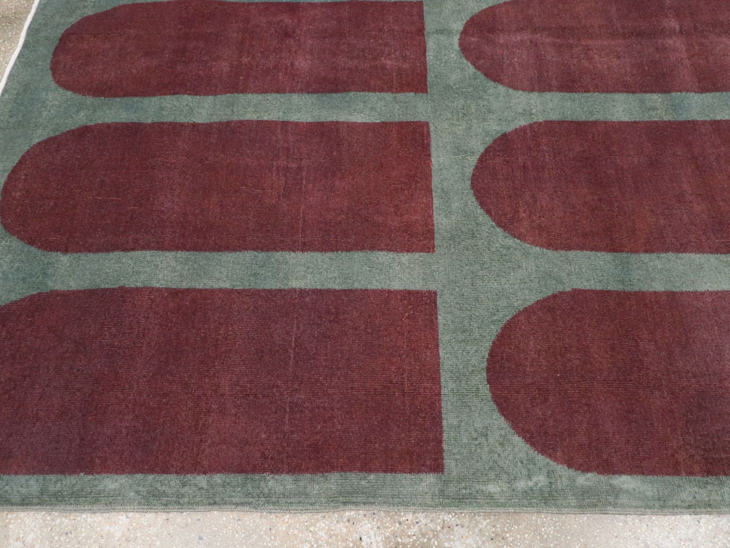 Vintage Turkish Art Deco Stye Room Size Carpet, No.31271 - Galerie Shabab