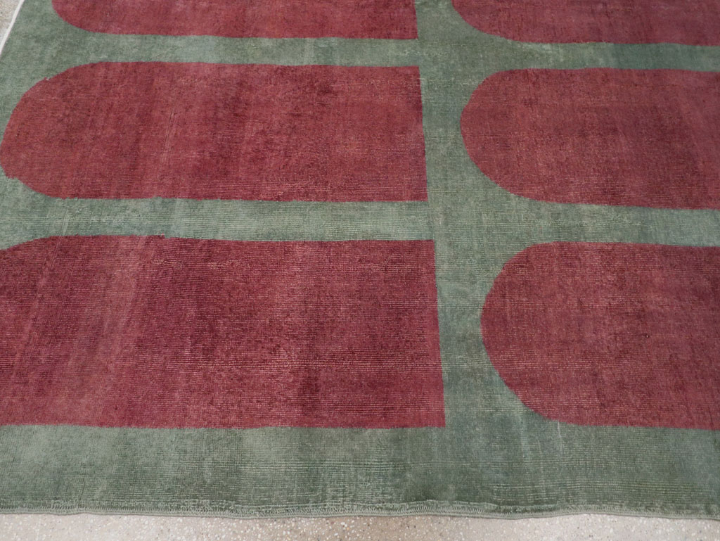 Vintage Turkish Art Deco Style Room Size Carpet, No.31272 - Galerie Shabab