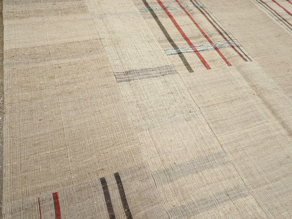 Vintage Turkish Flatweave Kilim Room Size Carpet, No.31285 - Galerie Shabab