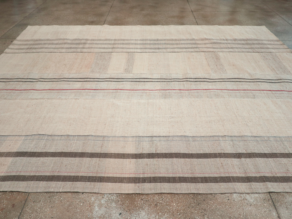 Vintage Turkish Flatweave Kilim Room Size Carpet, No.31290 - Galerie Shabab