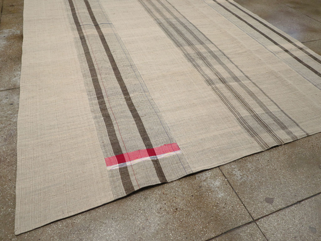 Vintage Turkish Flatweave Kilim Room Size Carpet, No.31307 - Galerie Shabab