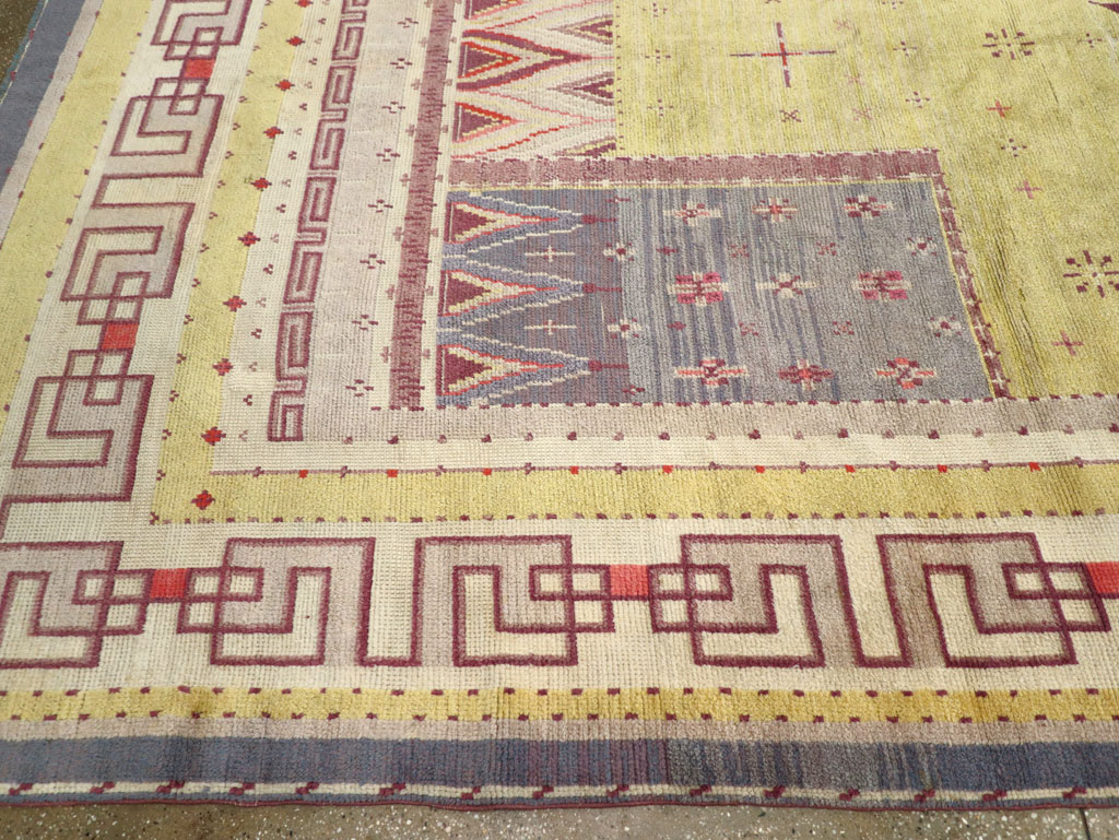 Vintage European Art Deco Long and Narrow Carpet, No.31337 - Galerie Shabab