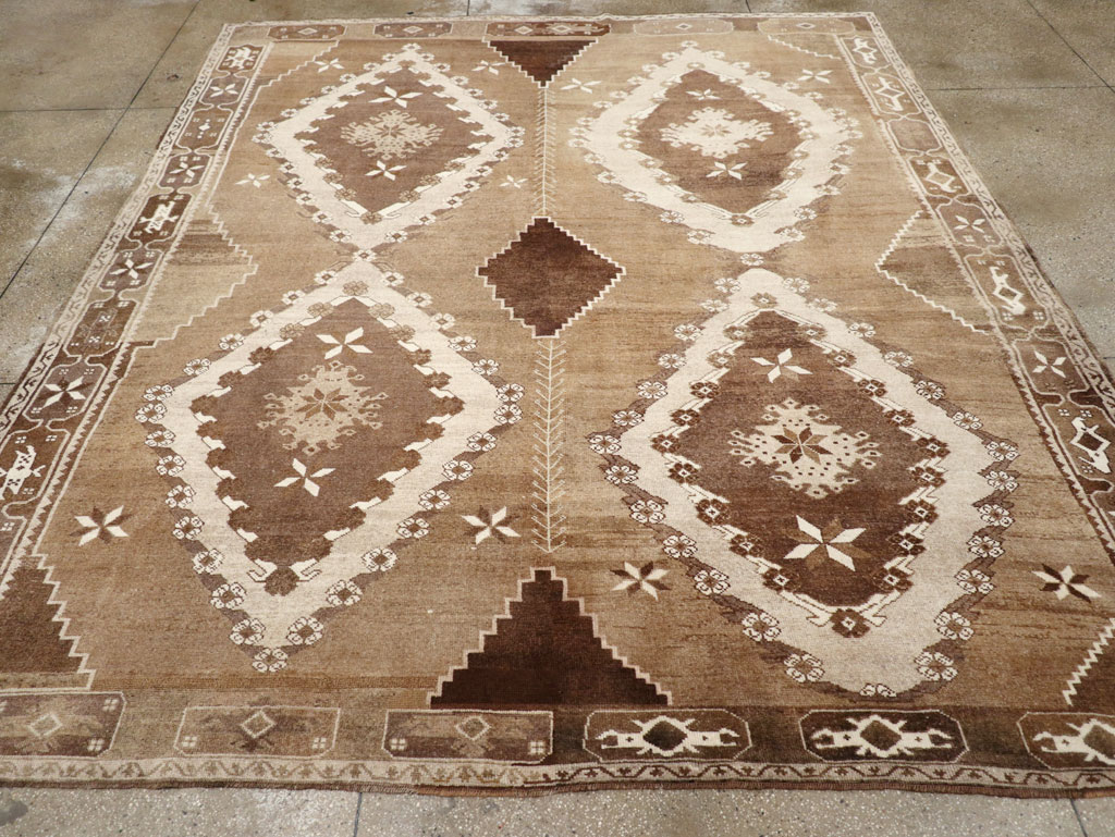Vintage Turkish Anatolian Room Size Carpet, No.31400 - Galerie Shabab