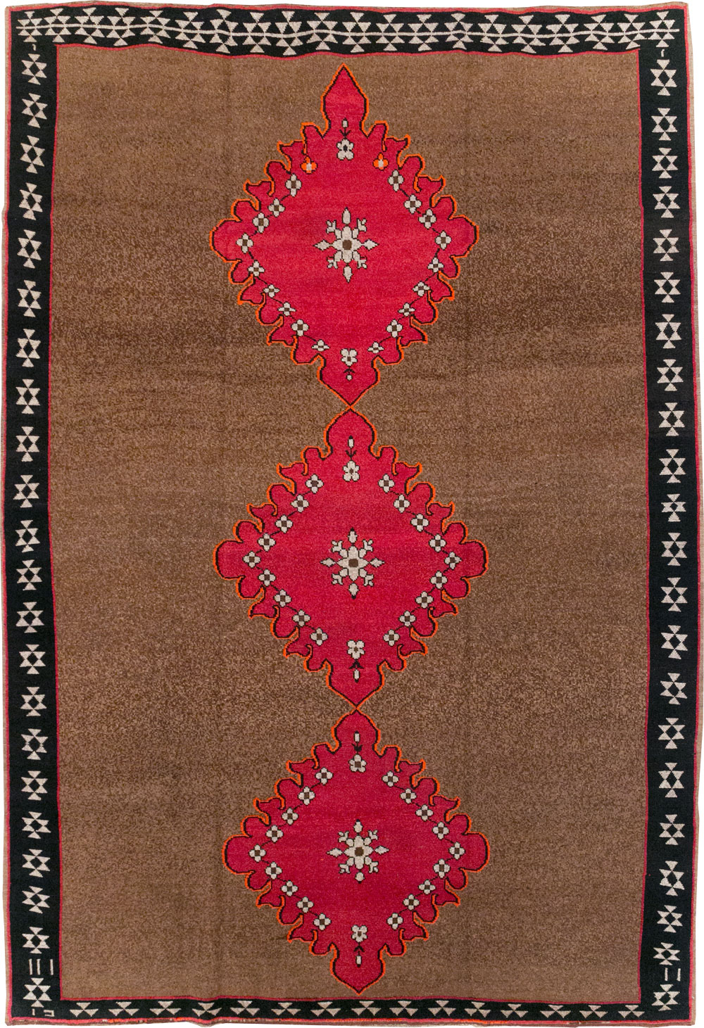 Vintage Turkish Anatolian Tribal Room Size Carpet, No.31420 - Galerie Shabab