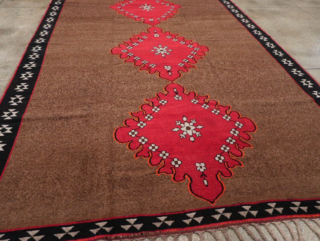 Vintage Turkish Anatolian Tribal Room Size Carpet, No.31420 - Galerie Shabab