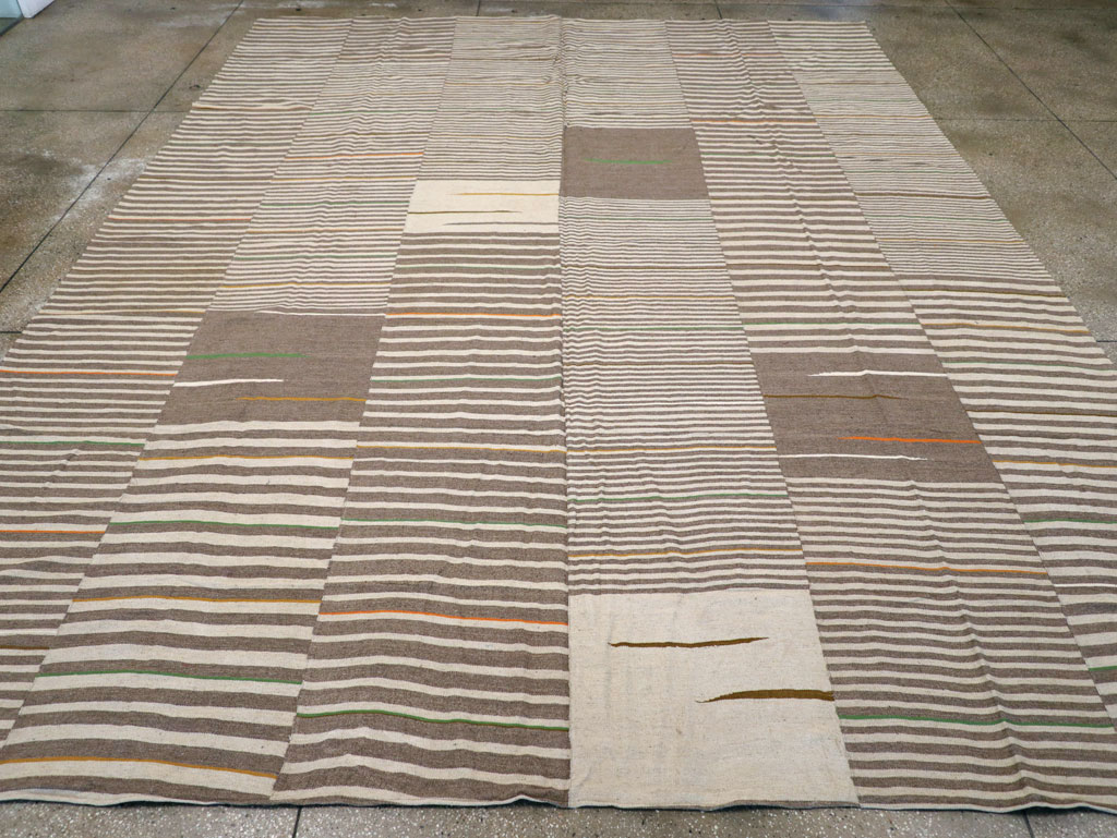 Modern Turkish Flatweave Large Room Size Carpet, No.31436 - Galerie Shabab