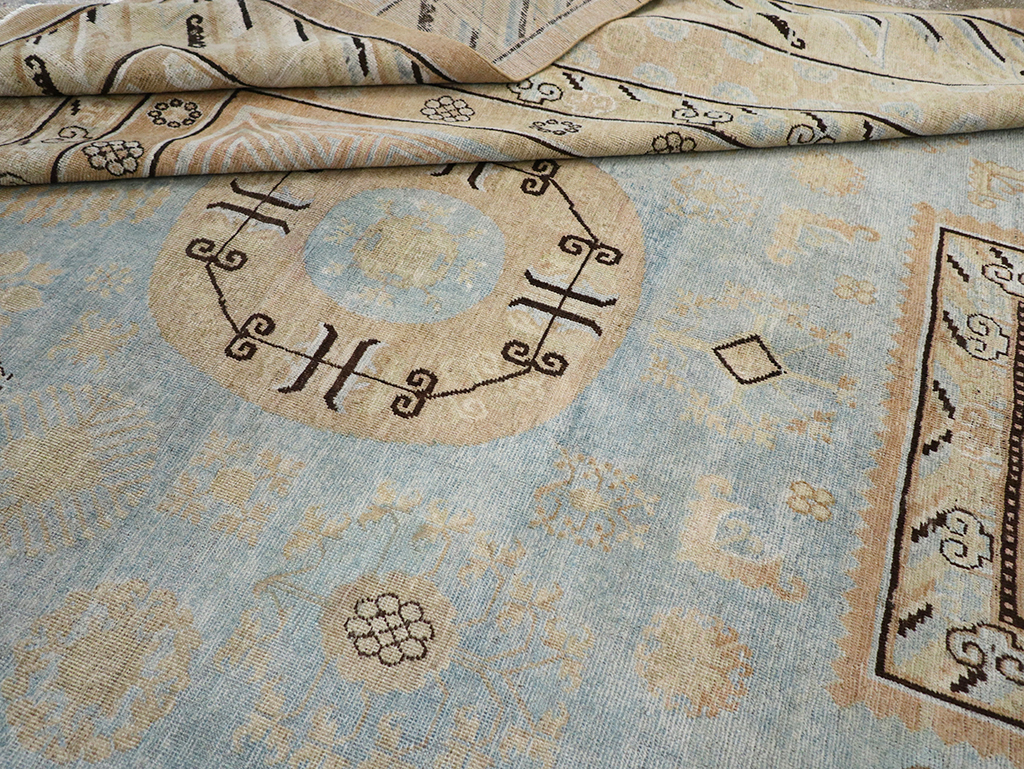 Antique East Turkestan Khotan Large Carpet, No.31472 - Galerie Shabab