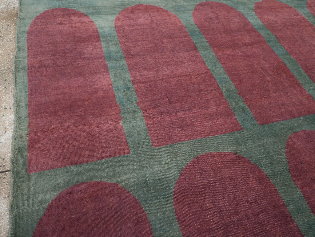 Vintage Turkish Art Deco Style Room Size Carpet, No.31514 - Galerie Shabab