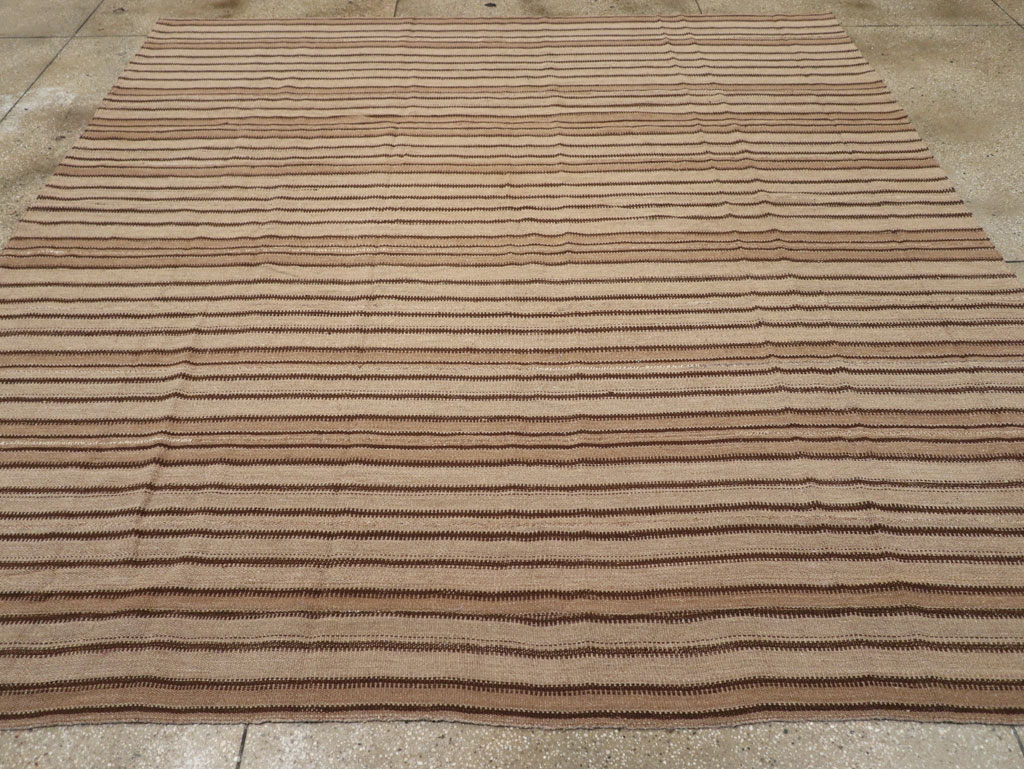 Vintage Turkish Flatweave Kilim Square Room Size Carpet, No.31550 - Galerie Shabab