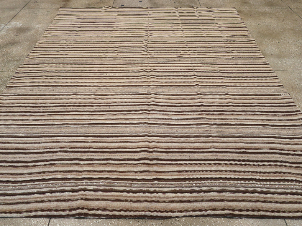 Vintage Turkish Flatweave Kilim Room Size Carpet, No.31600 - Galerie Shabab