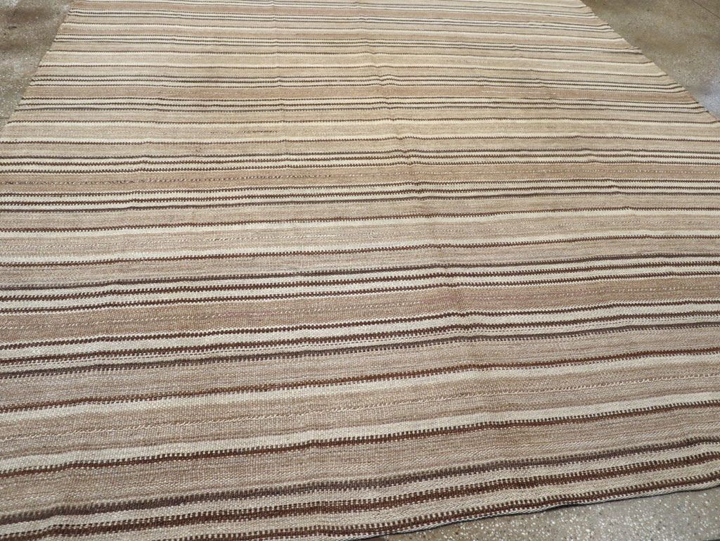 Vintage Turkish Flatweave Kilim Room Size Carpet, No.31606 - Galerie Shabab