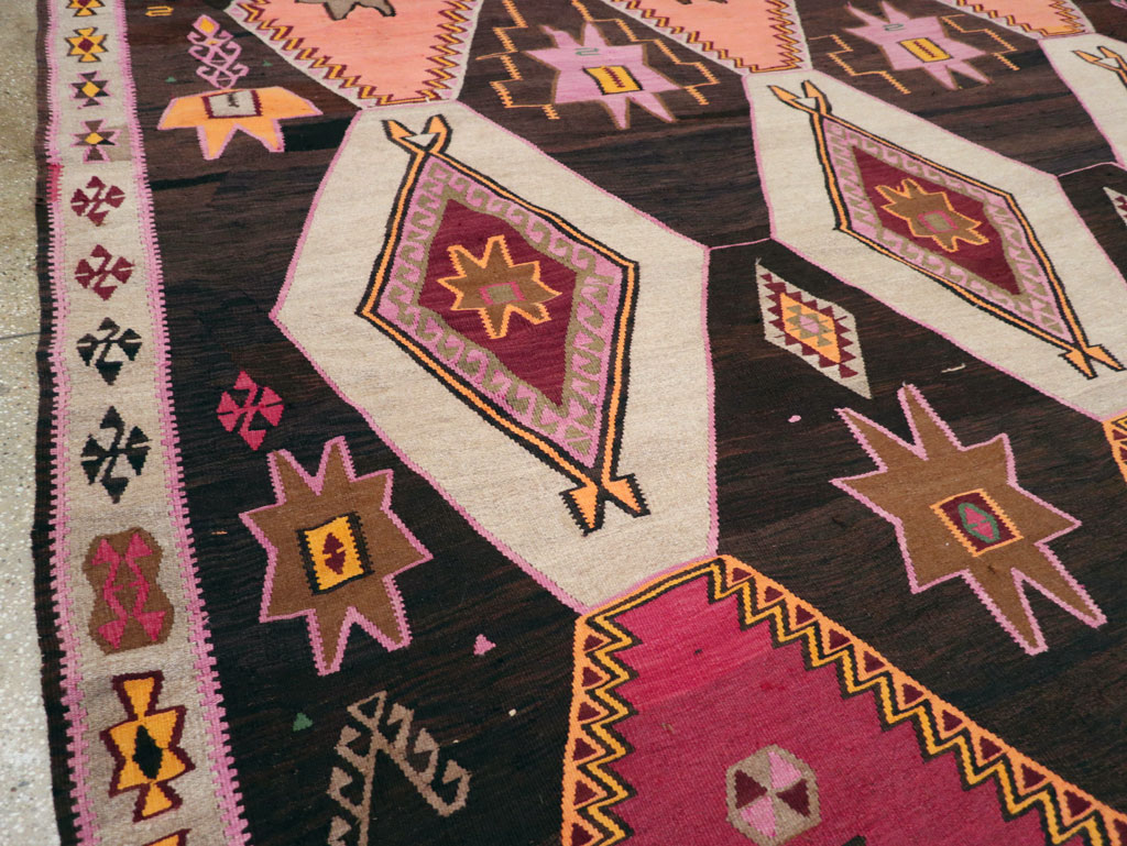 Vintage Turkish Flatweave Kilim Room Size Carpet, No.31648 - Galerie Shabab