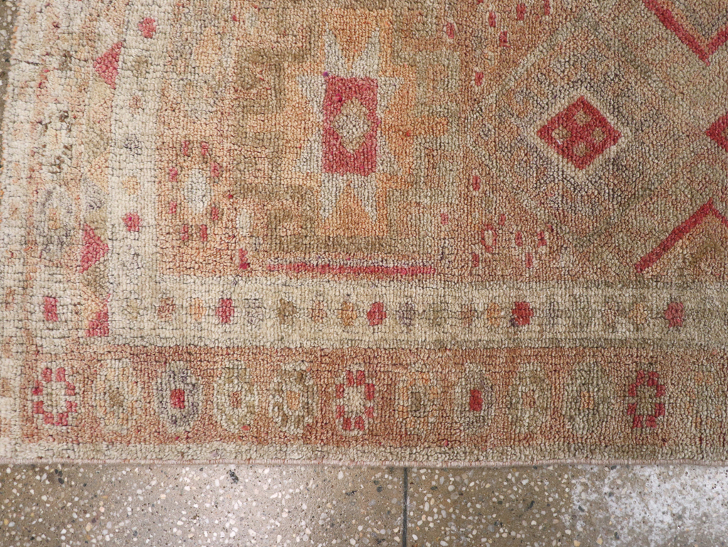 Vintage Turkish Anatolian Small Runner, No.31652 - Galerie Shabab