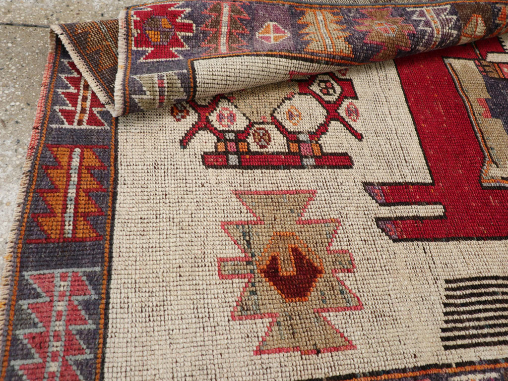 Vintage Persian Pictorial Bakhtiari Accent Rug, No.31742 - Galerie Shabab