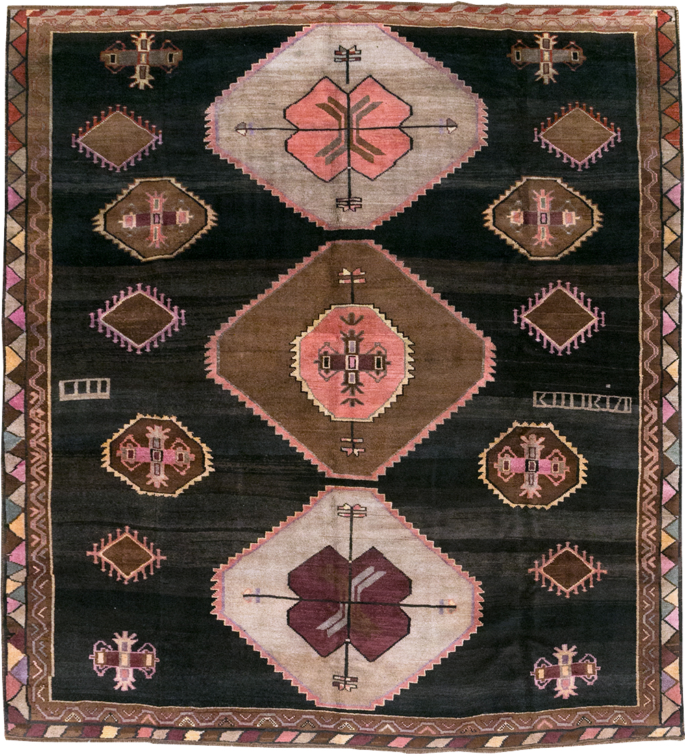 Vintage Turkish Anatolian Room Size Carpet, No.31854 - Galerie Shabab