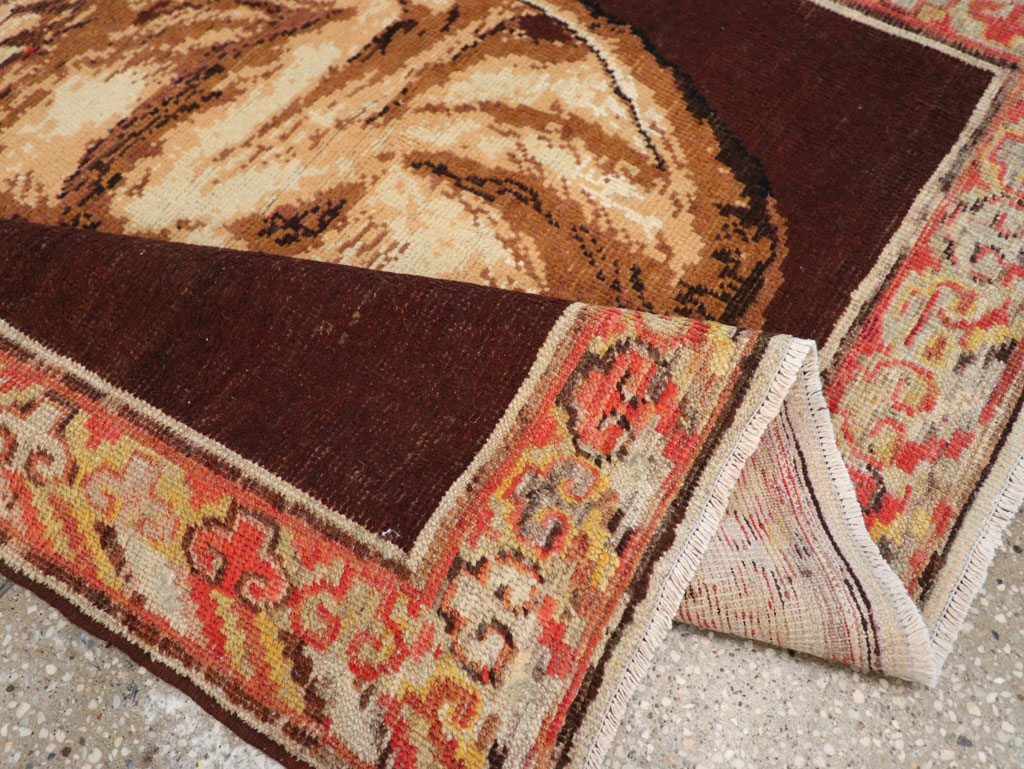 Antique East Turkestan Pictorial Khotan Accent Rug, No.31861 - Galerie Shabab