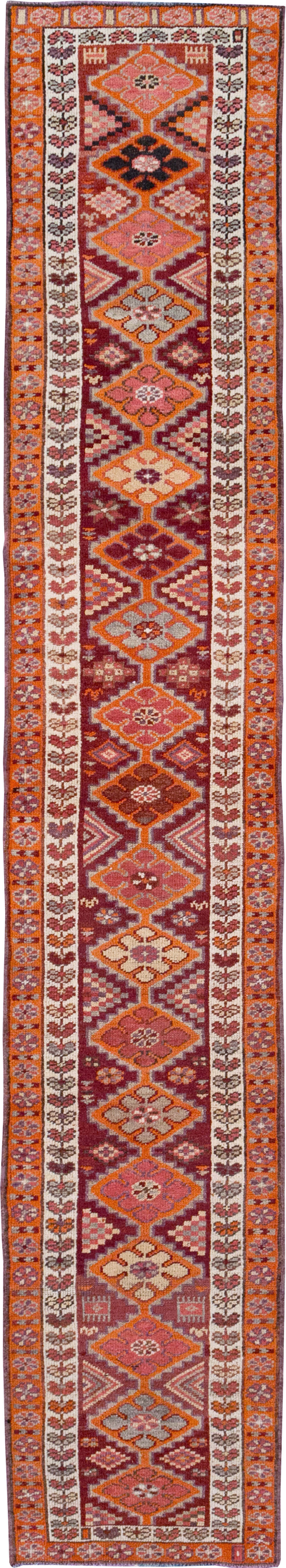 Vintage Turkish Anatolian Runner, No.31892 - Galerie Shabab