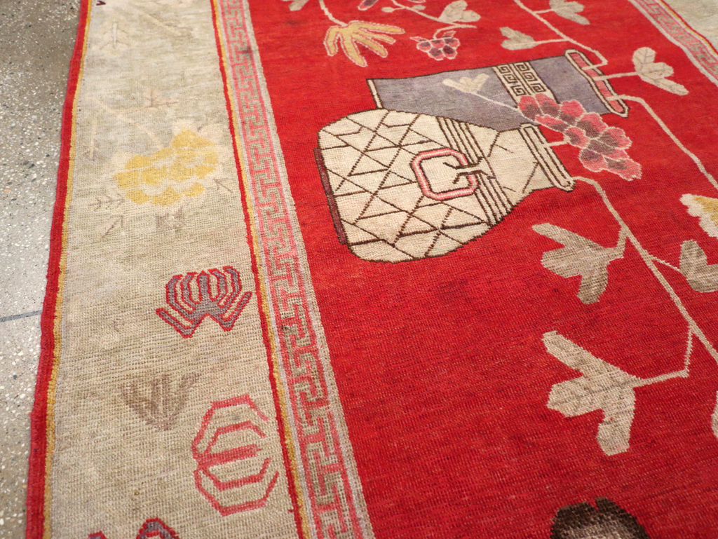 Vintage East Turkestan Pictorial Vase Khotan, No.31902 - Galerie Shabab