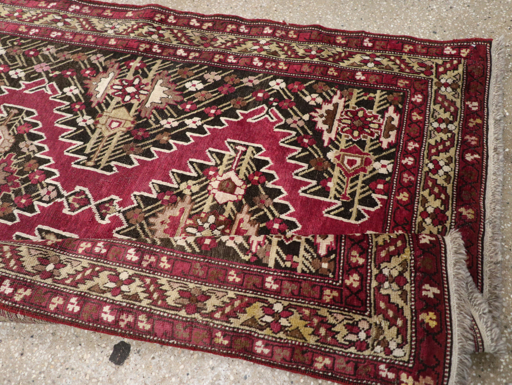 Antique Russian Karabagh Accent Rug, No.31923 - Galerie Shabab