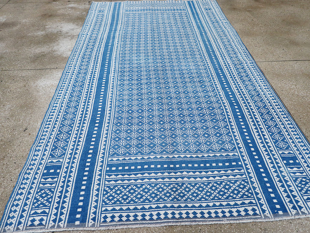 Vintage Persian Flatweave Kilim Accent Rug, No.32078 - Galerie Shabab