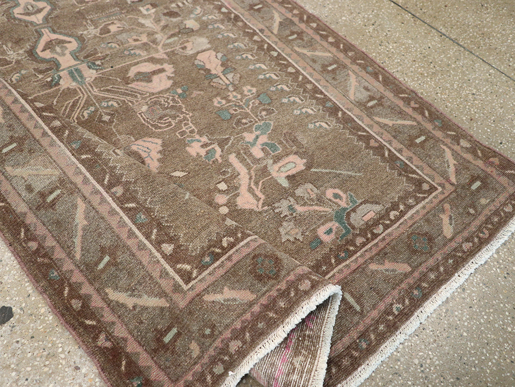 Vintage Persian Malayer Accent Rug, No.32081 - Galerie Shabab