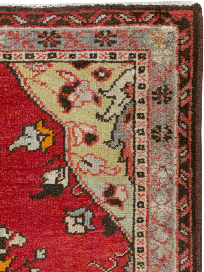 Vintage Turkish Anatolian Throw Rug, No.32147 - Galerie Shabab