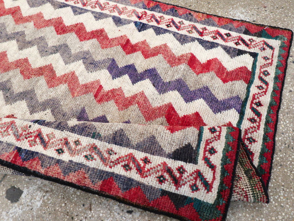Vintage Persian Gabbeh Throw Rug, No.32198 - Galerie Shabab