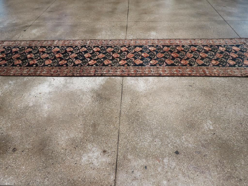 Antique Persian Kurdish Runner, No.32210 - Galerie Shabab