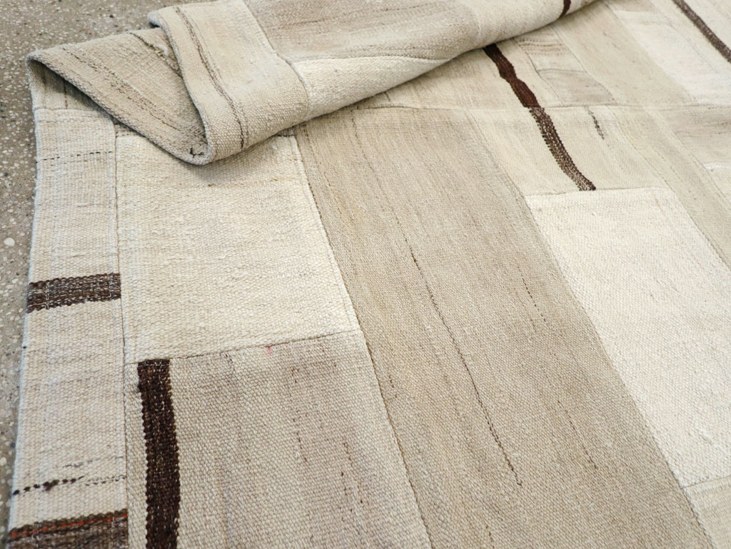 Modern Turkish Flatweave Accent Rug, No.32315 - Galerie Shabab
