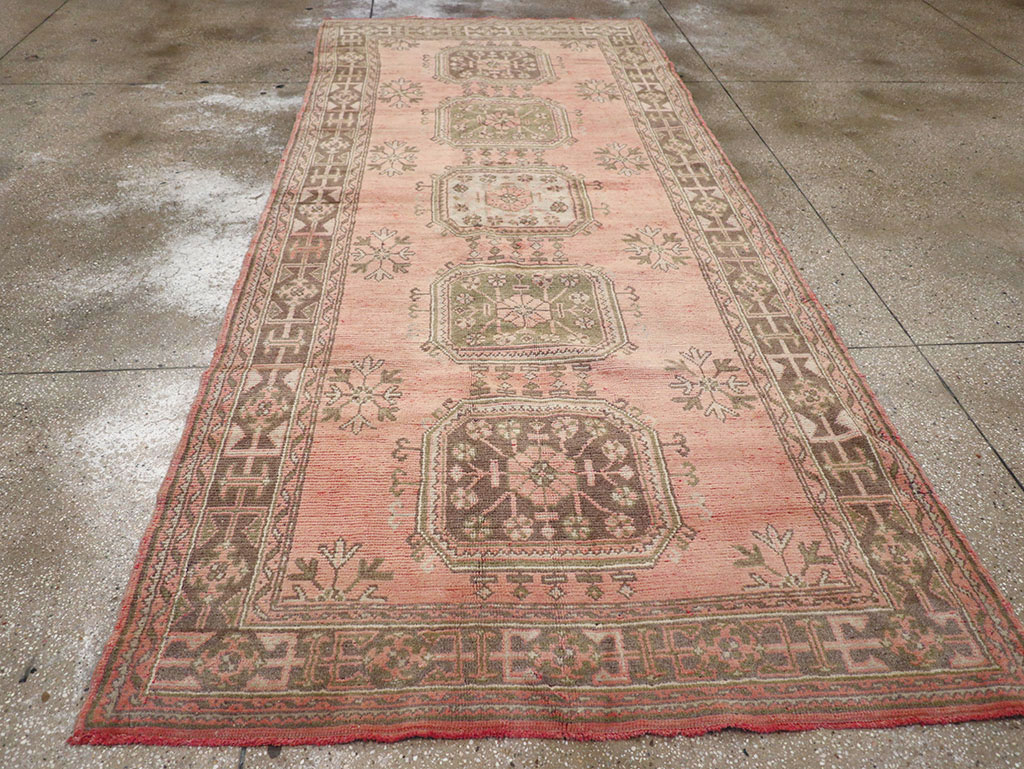 Vintage Turkish Oushak Gallery Rug, No.32327 - Galerie Shabab