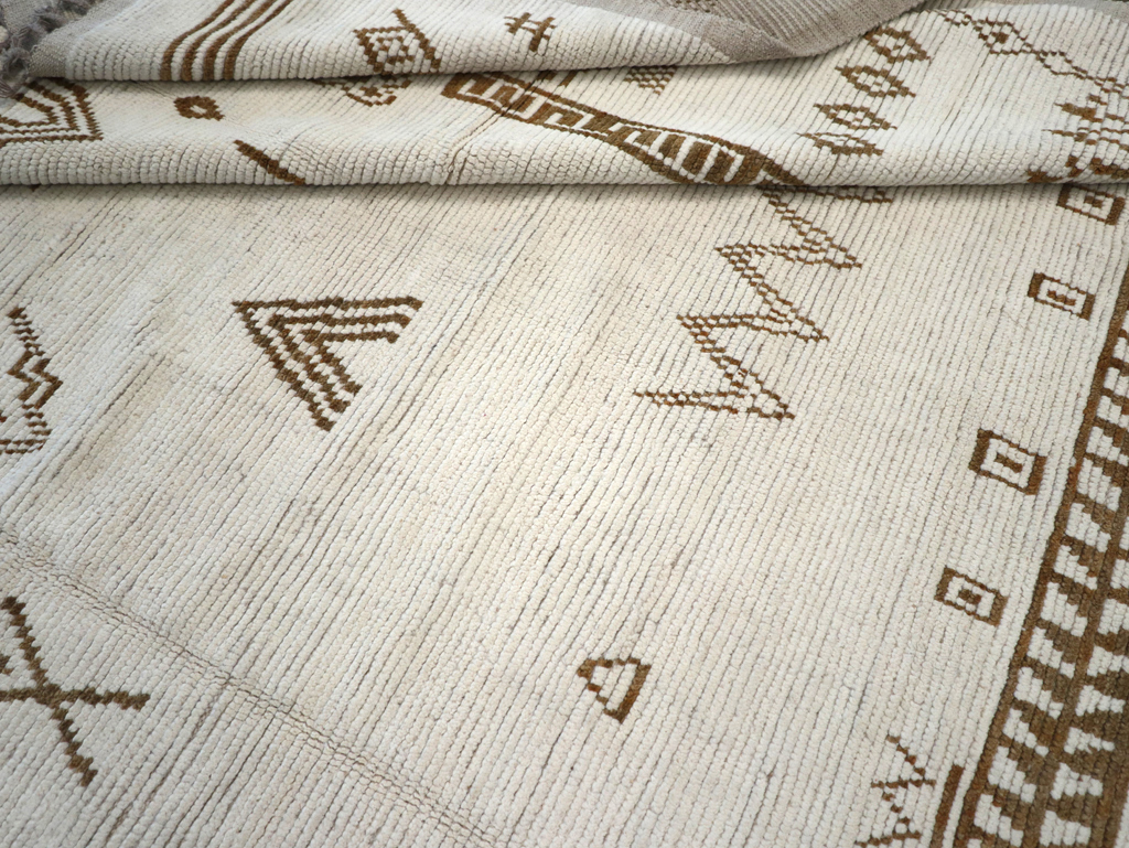 Modern Moroccan Tribal Room Size Carpet, No.32355 - Galerie Shabab