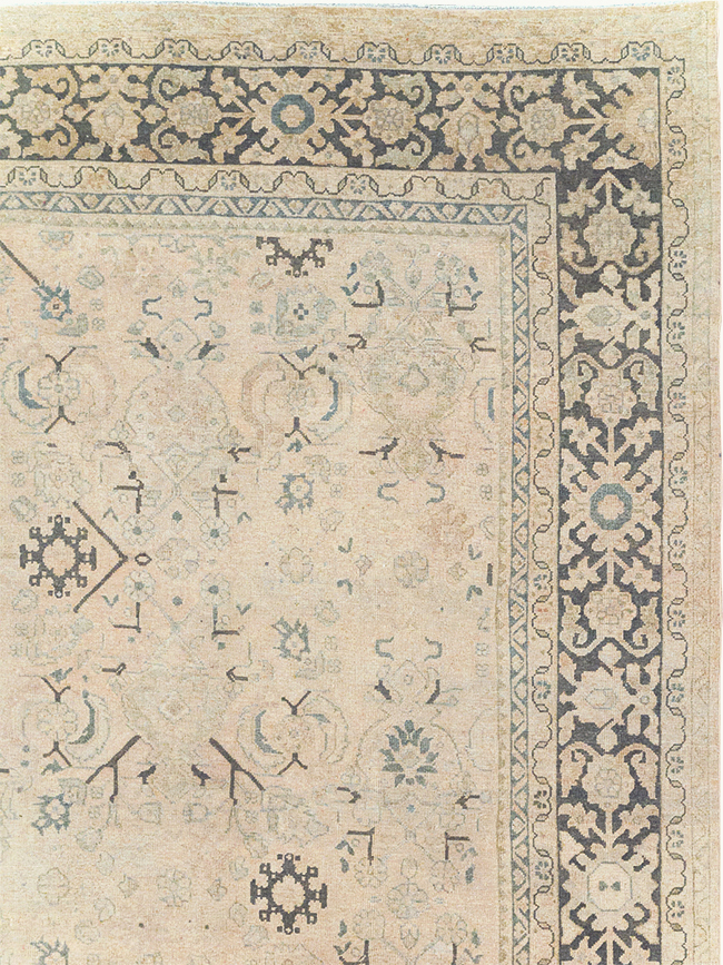 Vintage Persian Mahal Room Size Carpet, No.32366 - Galerie Shabab