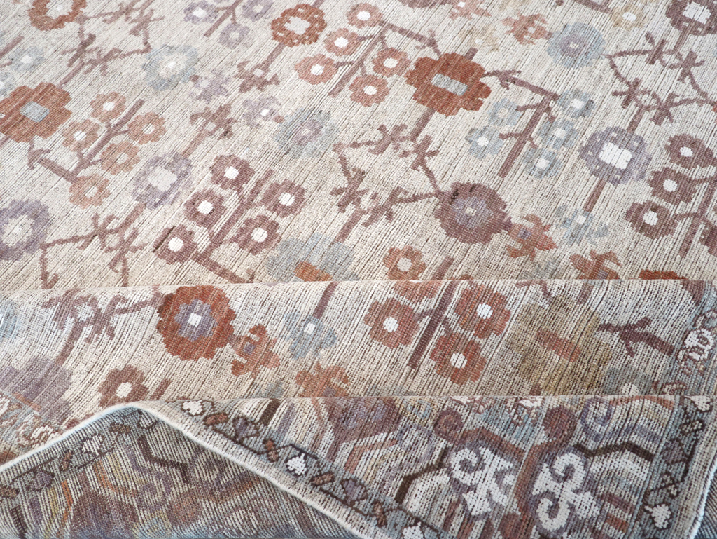 Modern East Turkestan Khotan Room Size Carpet, No.32389 - Galerie Shabab