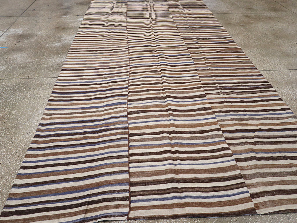 Vintage Persian Flatweave Kilim Gallery Carpet, No.32437 - Galerie Shabab