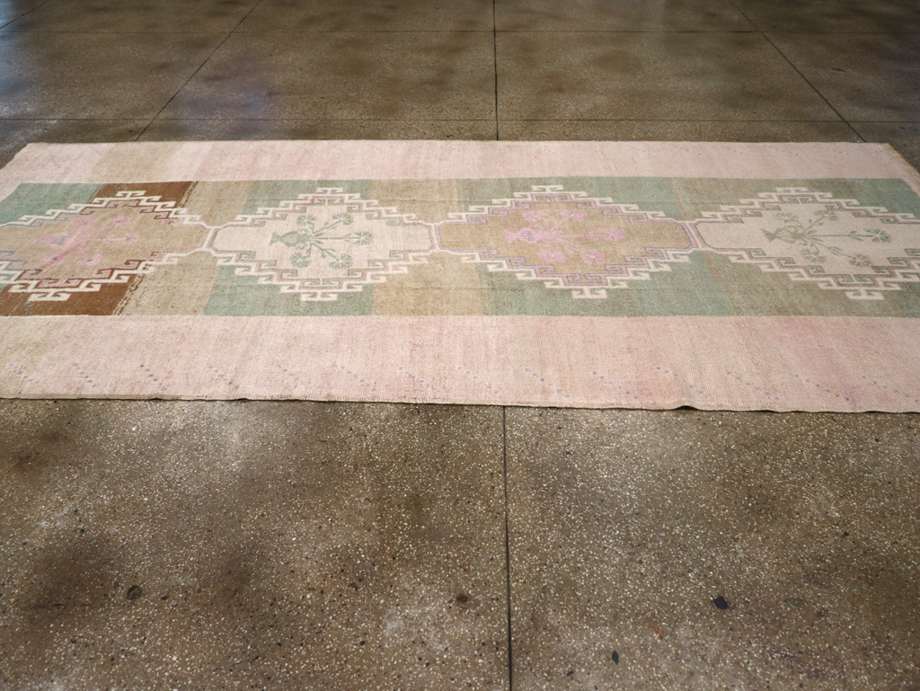 Vintage Turkish Anatolian Wide Gallery Runner, No.32503 - Galerie Shabab