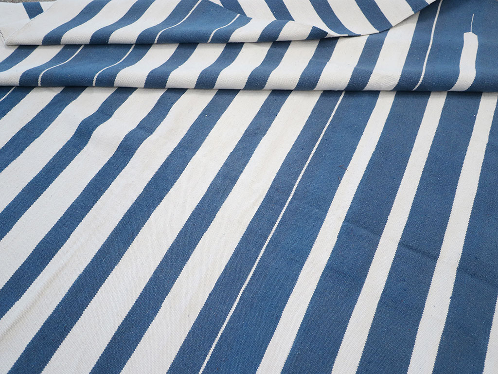 Modern Indian Flatweave Dhurrie Large Room Size Carpet, No.32626 - Galerie Shabab