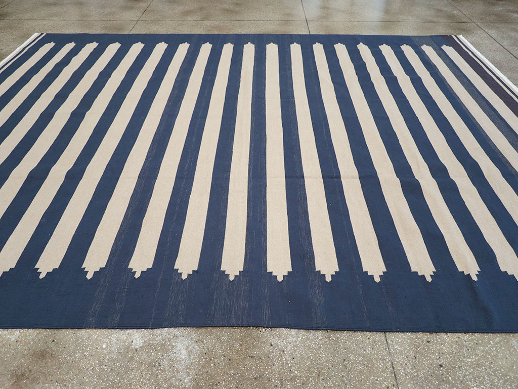 Modern Indian Cotton Dhurrie Room Size Carpet, No.32631 - Galerie Shabab