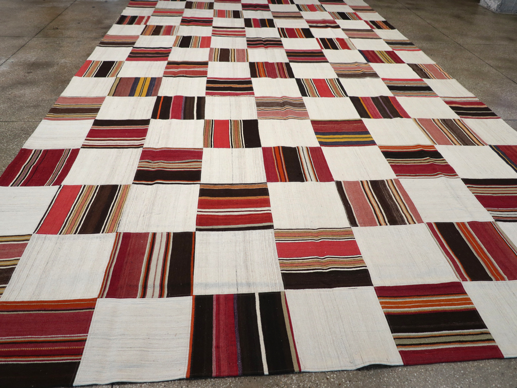 Vintage Inspired Modern Patchwork Kilim, No.32651 - Galerie Shabab