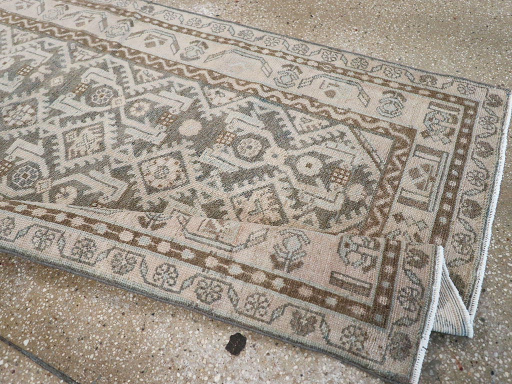 Vintage Persian Malayer Runner, No.32670 - Galerie Shabab