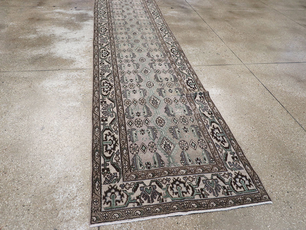 Vintage Persian Malayer Runner, No.32675 - Galerie Shabab