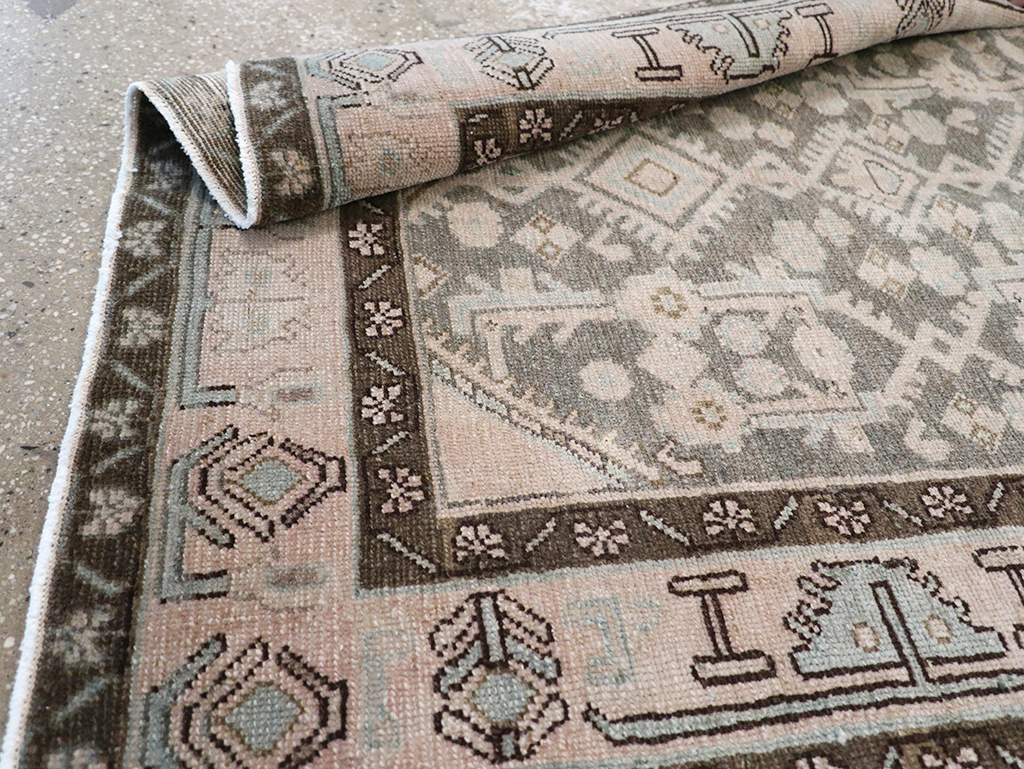 Vintage Persian Malayer Throw Rug, No.32813 - Galerie Shabab