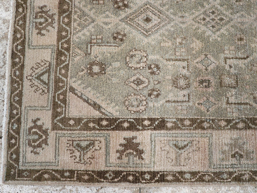 Vintage Persian Malayer Throw Rug, No.32820 - Galerie Shabab