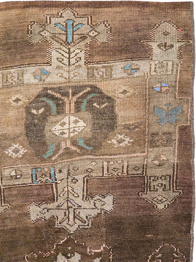 Vintage Turkish Anatolian Room Size Carpet, No.32974 - Galerie Shabab