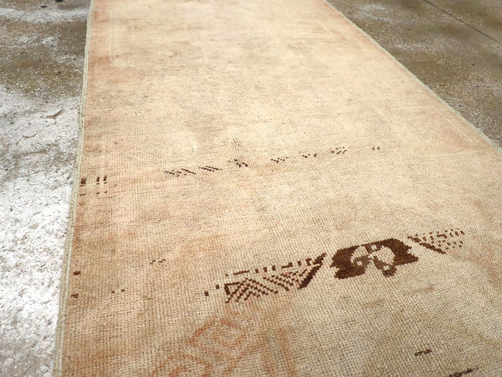 Vintage Turkish Anatolian Runner, No.32979 - Galerie Shabab