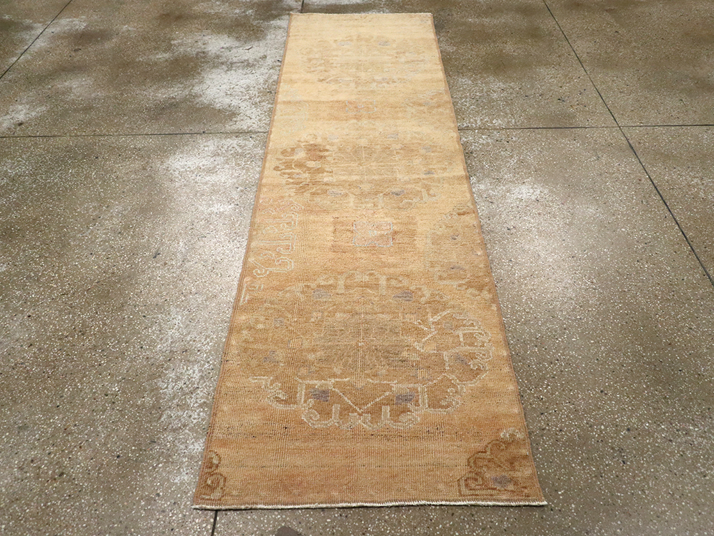 Vintage Turkish Anatolian Runner, No.32987 - Galerie Shabab