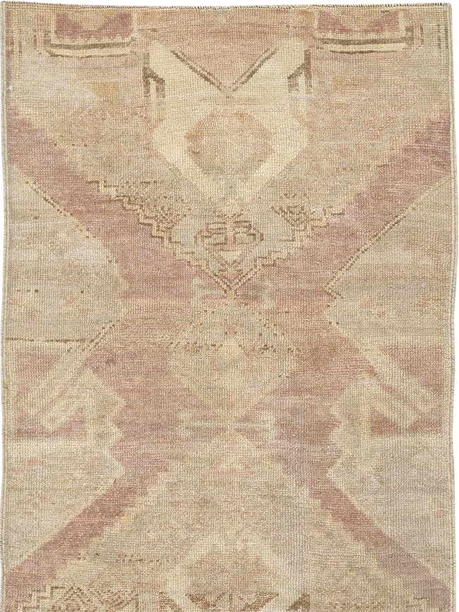 Vintage Turkish Anatolian Runner, No.32988 - Galerie Shabab