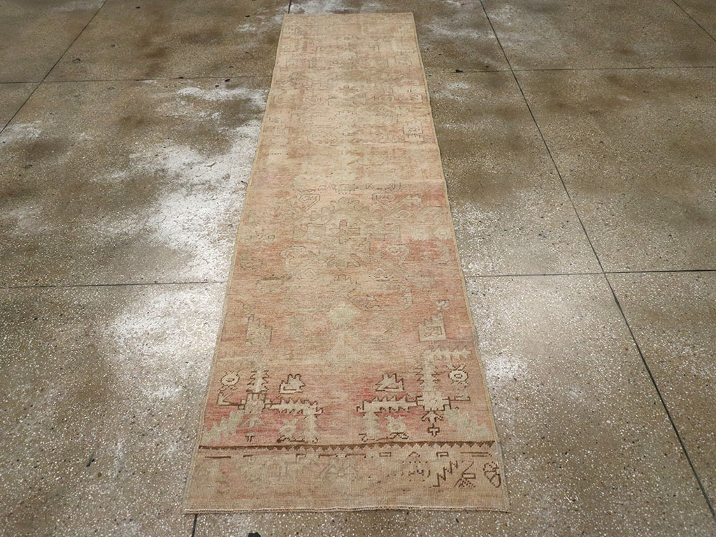 Vintage Turkish Anatolian Runner, No.32989 - Galerie Shabab